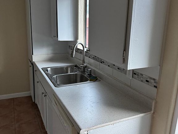 3rd image of 4293 51st St