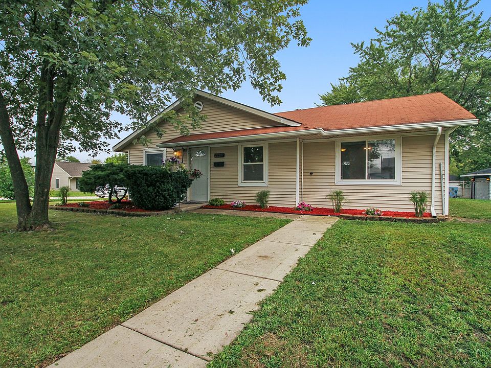 1st image of 22201 Hawthorne Way