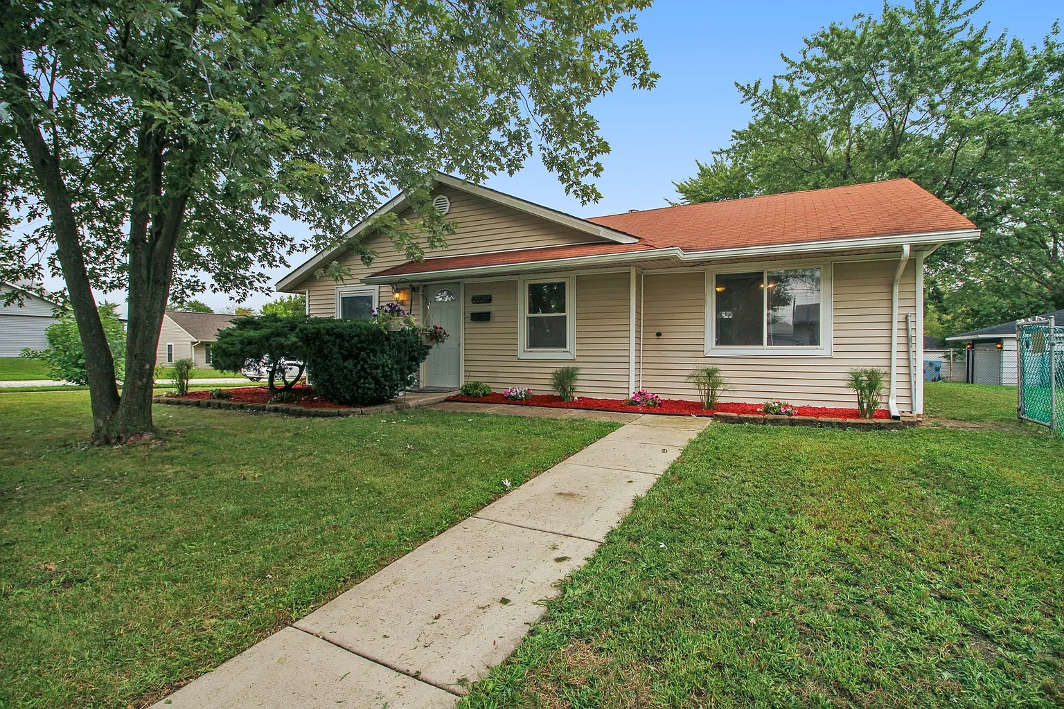 22201 Hawthorne Way photo 1