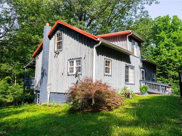 9177 Derry Rd SW, Bowerston, OH 44695