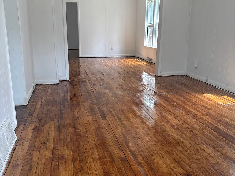 1012 Dove St — Photo 3