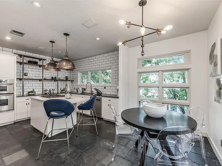2108 Driscoll St — Photo 35