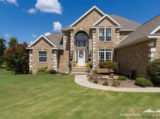 645 N Riding Ridge Ln, Fayetteville, AR 72704