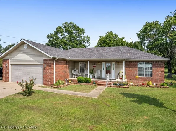 201 James Dr, Roland, OK 74954