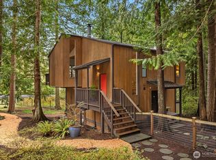 8240 NE Baker Hill Rd, Bainbridge Island, WA 98110