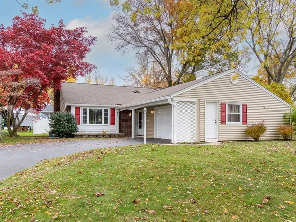 417 Meadowbriar Rd, Rochester, NY 14616