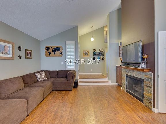 2nd image of 359 El Pico Dr