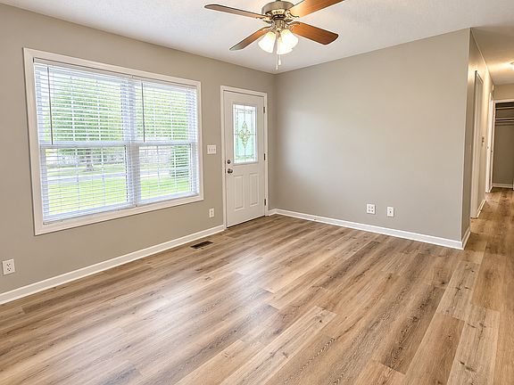 3rd image of 2407 Sequoya Dr