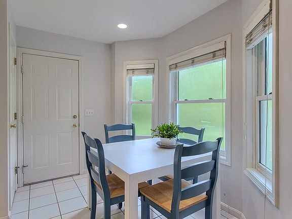 4th image of 99 Beechwood Dr