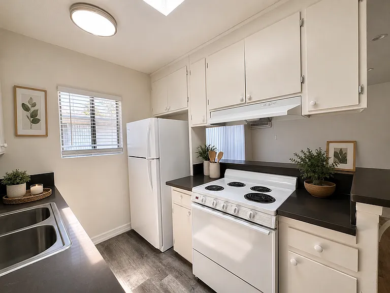 2030 Holly Dr #7A — Photo 2