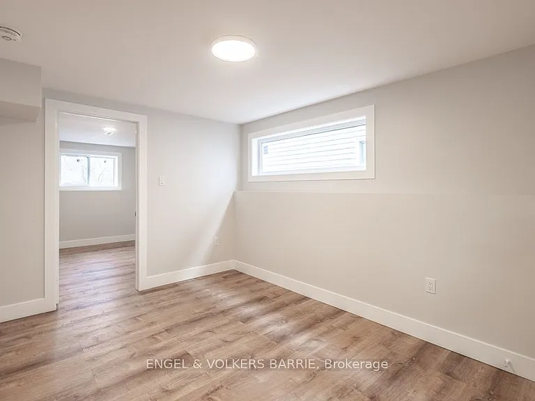 31 Finlay Rd — Photo 5