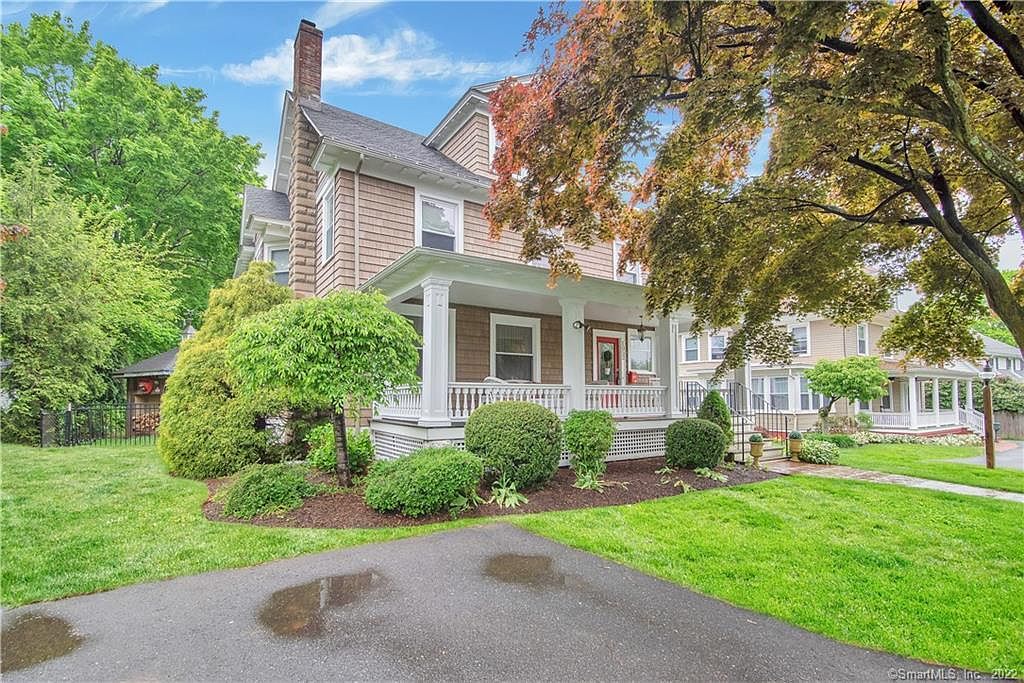 1052 Enfield St, Enfield, CT 06082 Zillow