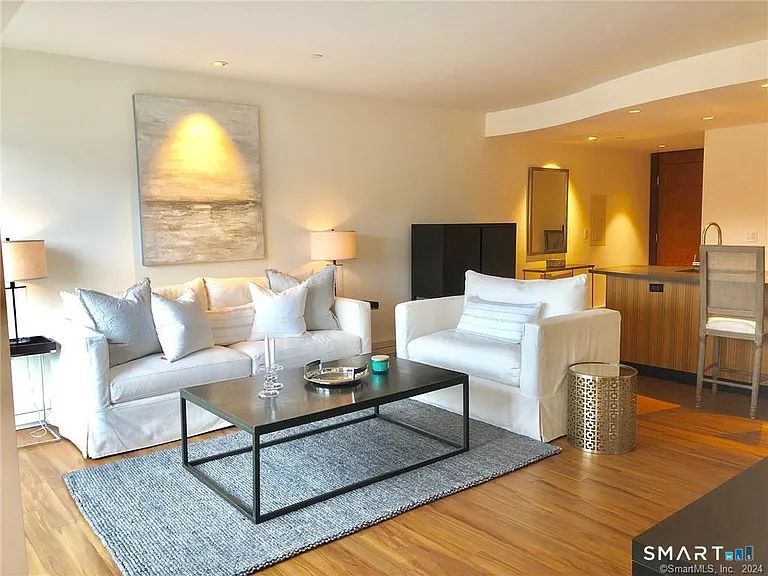 5 Church Ln #410 — Photo 1