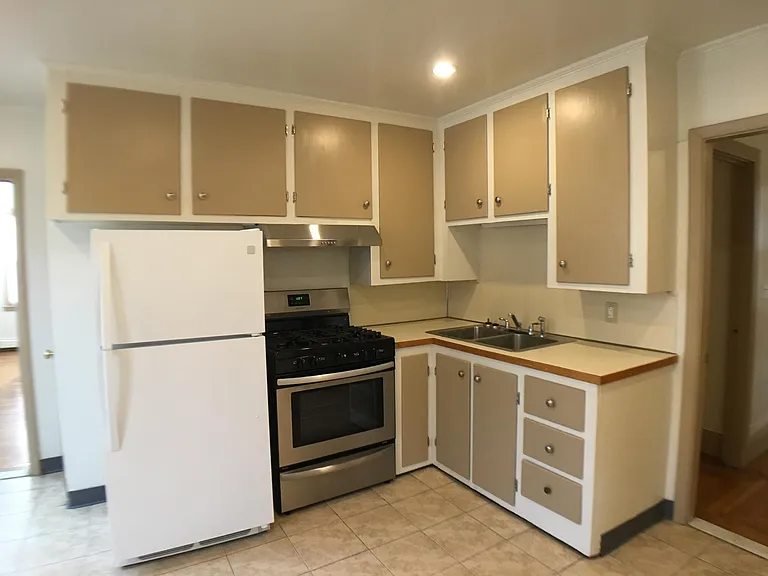 535 Park Ave #1 — Photo 6