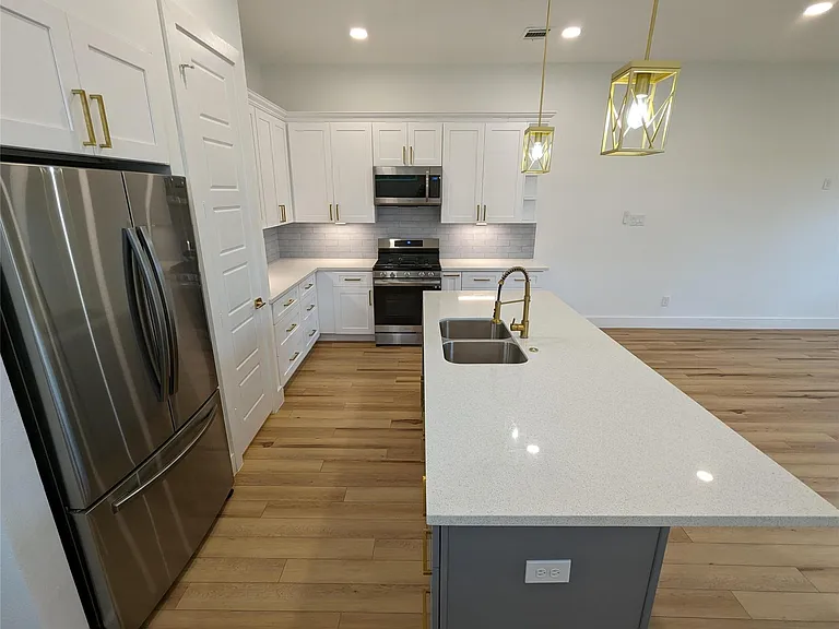 4915 Fisk St — Photo 13