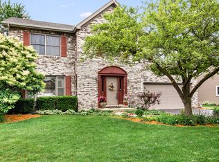 2061 Bunker Cir, Naperville, IL 60563