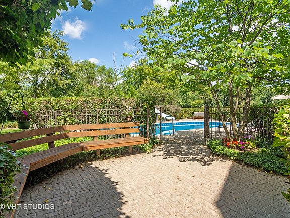4th image of 1478 Meadowlark Dr