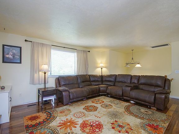 3rd image of 4819 S Shakestone Dr
