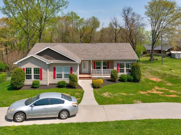 303 Highland Cir