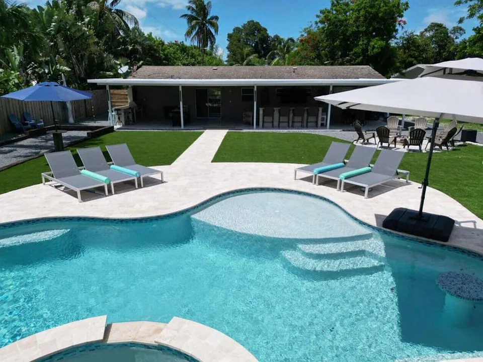 270 NW 36th St