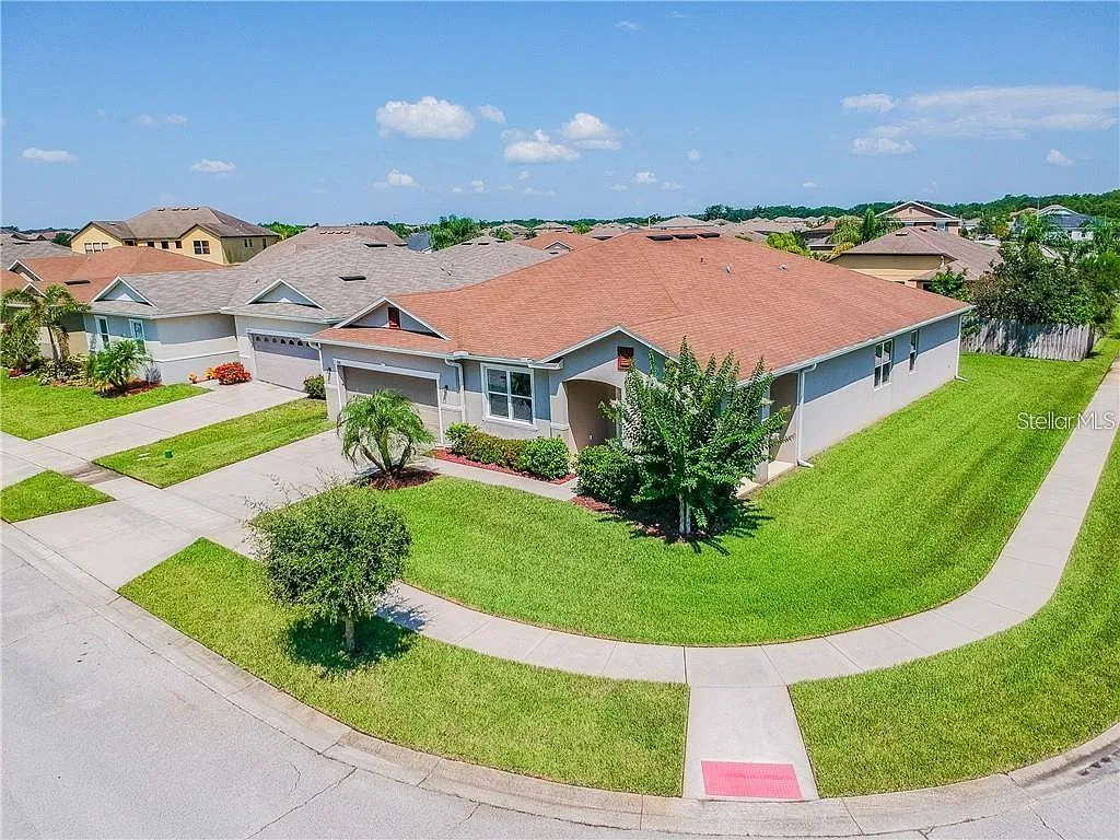 3 bed, 2670 sqft, $2,100 — Photo 3
