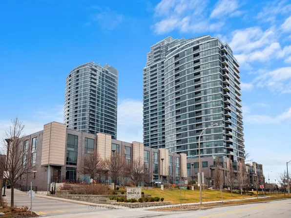 9 Valhalla Inn Rd #2107, Toronto, ON M9B 0B2