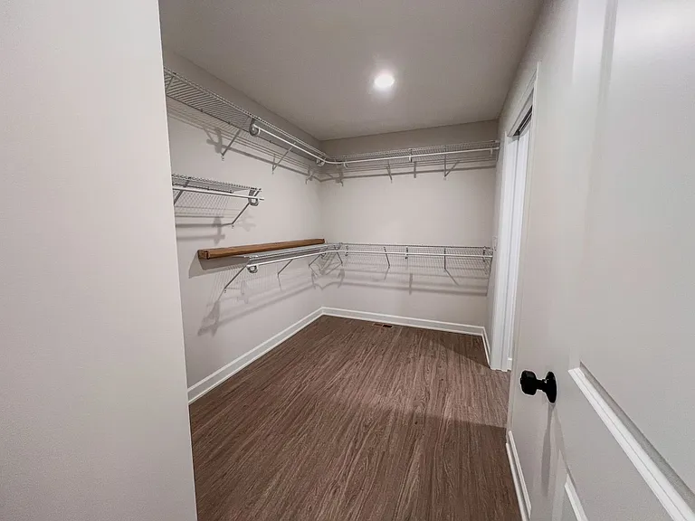 605 S Division St — Photo 11