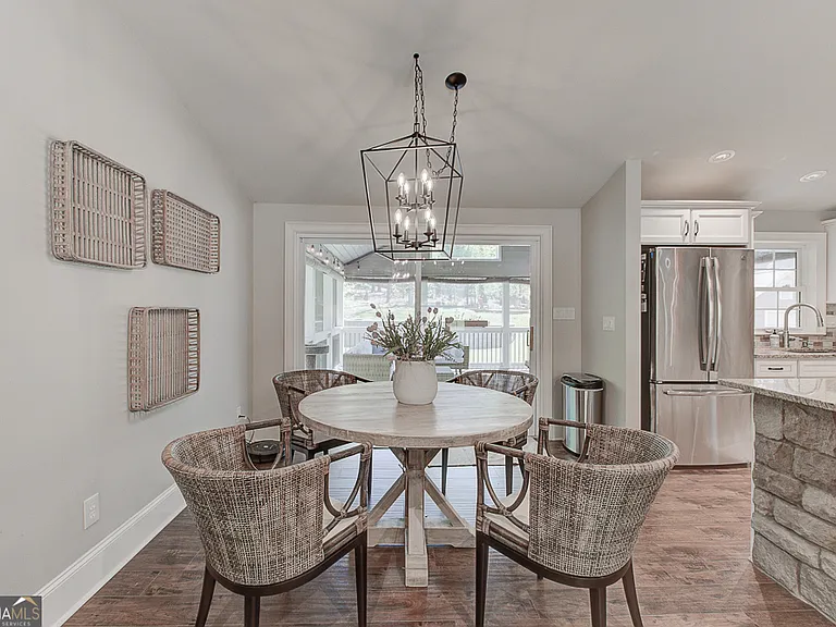 209 Cedar Dr — Photo 13
