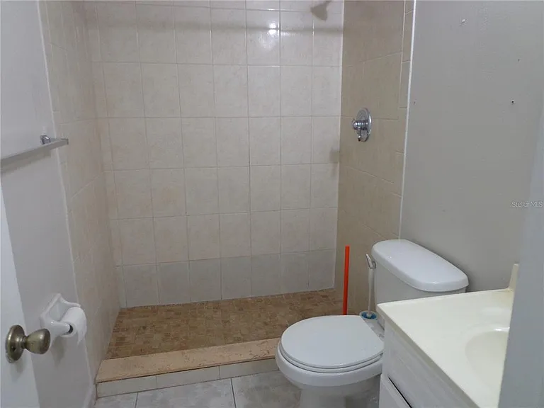 721 Regent Cir S — Photo 10