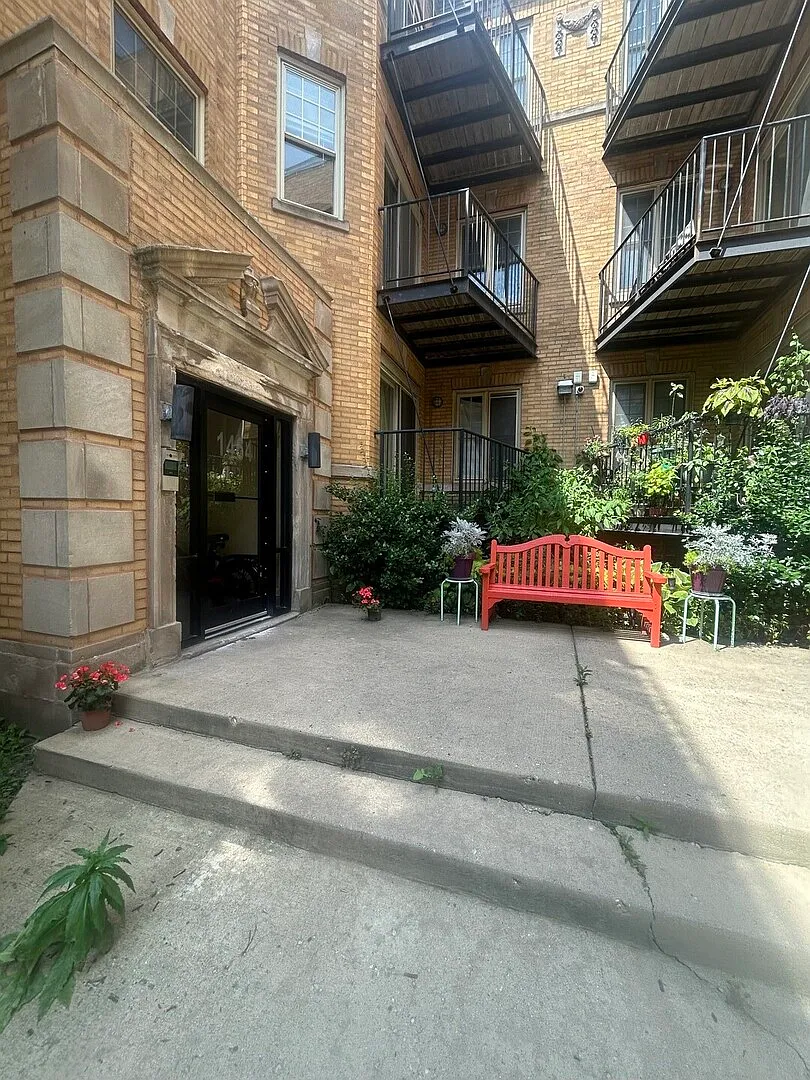 1464 E 69th St APT 2N photo 1