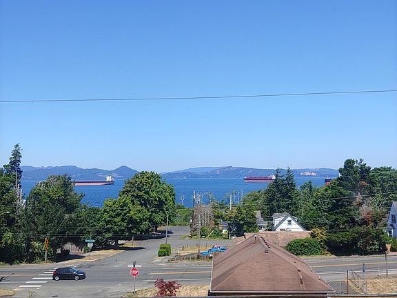 River view. Near park and city owned community hall.