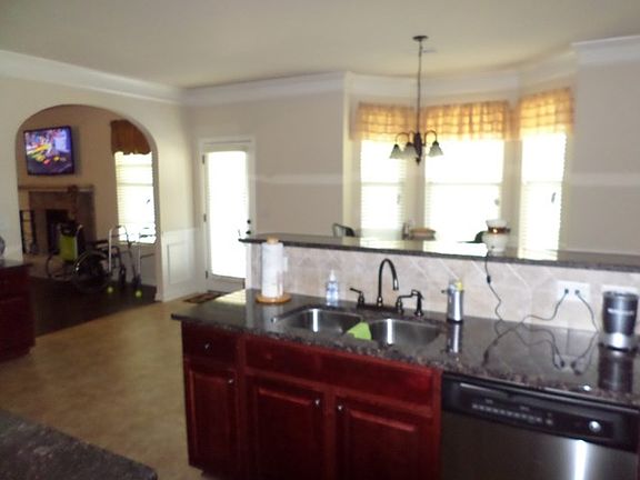 5th image of 519 Telegraph Dr