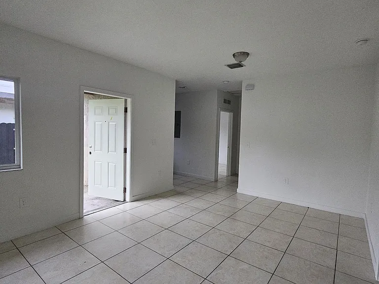 440 NW 94th St #442 — Photo 11