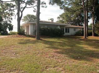 122 River Dr, Southport, NC 28461