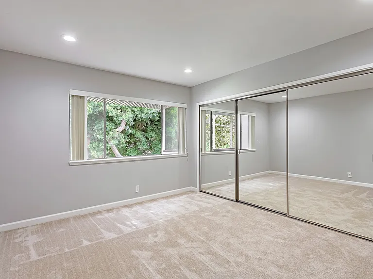 Parksquare Apartments — Photo 14