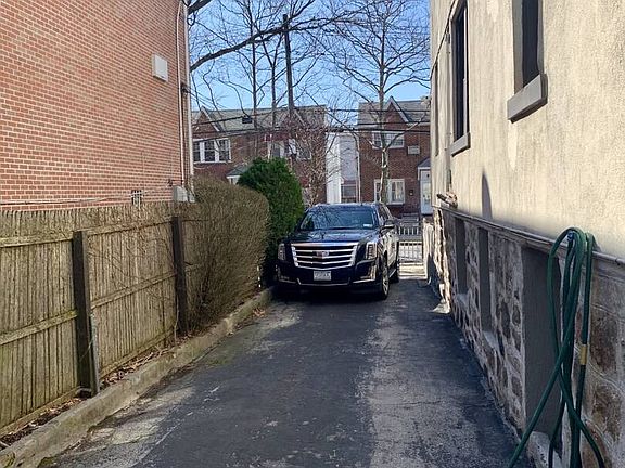 3rd image of 4358 De Reimer Ave