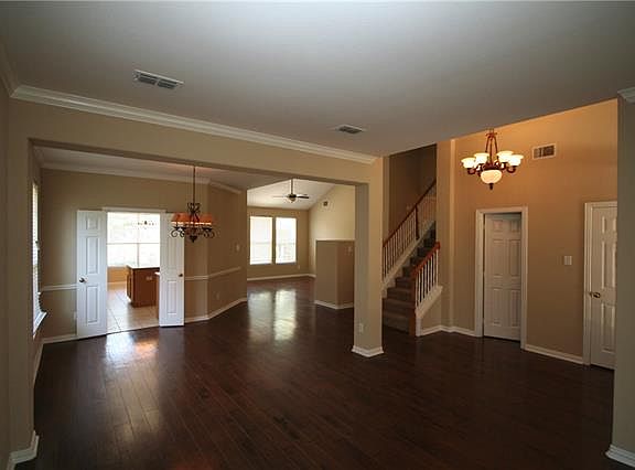 3rd image of 1912 Flatwood Dr