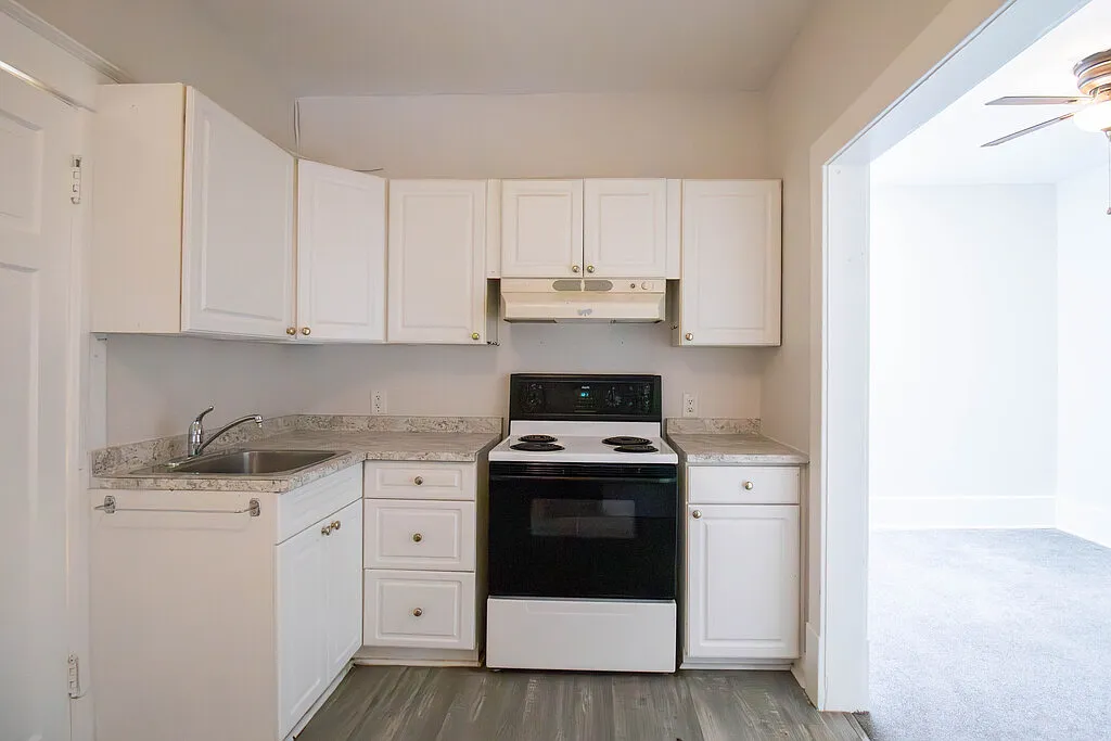 595 King Street - 10 — Photo 2