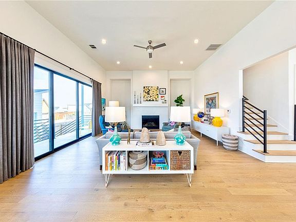 4th image of 7420 Cordoba Dr