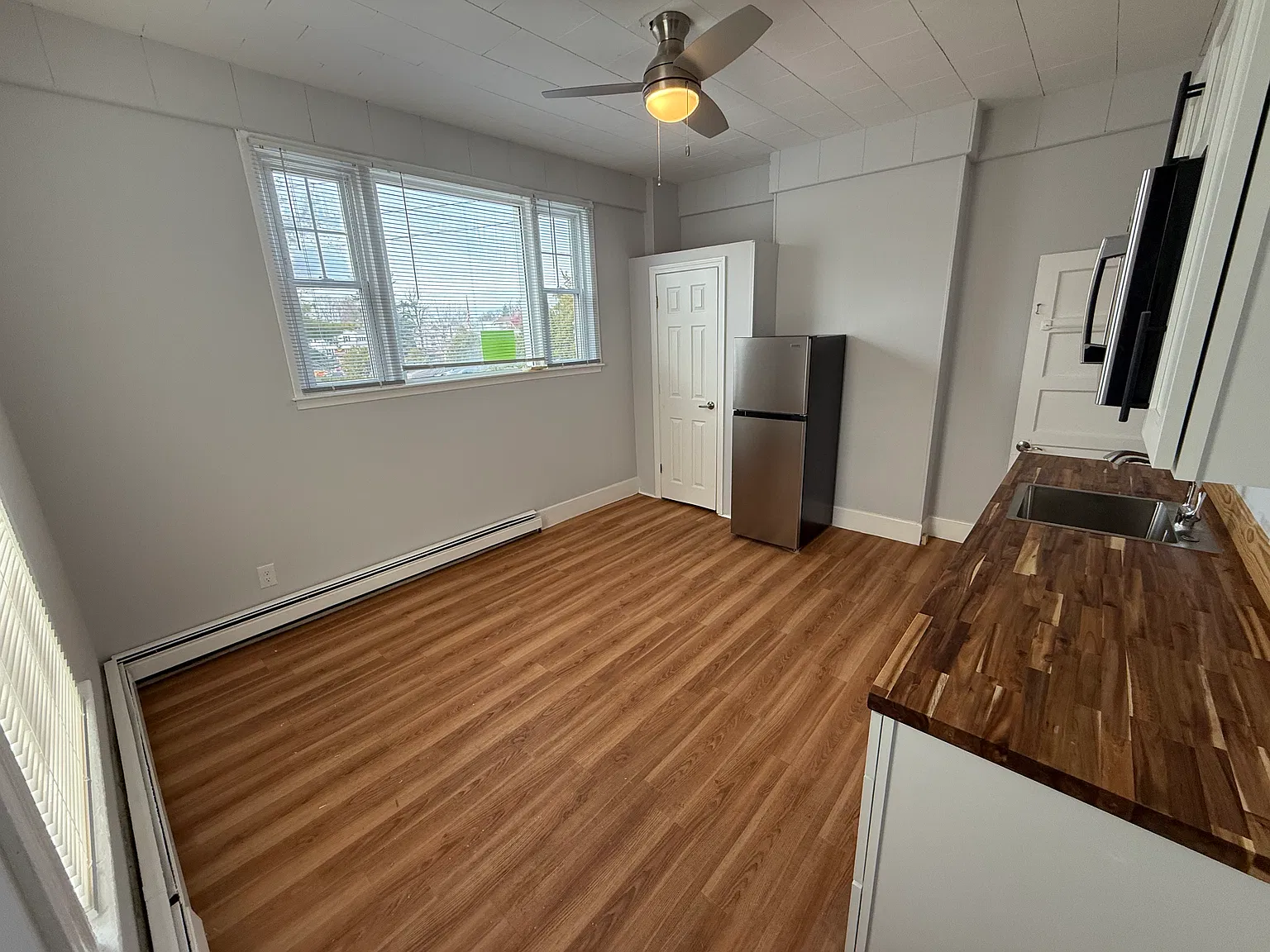 Studio, $1,600 — Photo 2