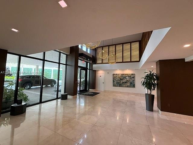 1st image of 540 Brickell Key Dr APT 1024