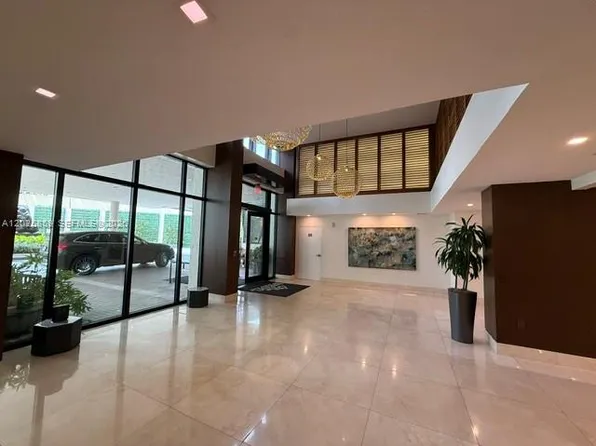 540 Brickell Key Dr, Miami, FL