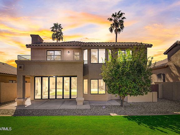 2nd image of 2202 W MYRTLE Drive