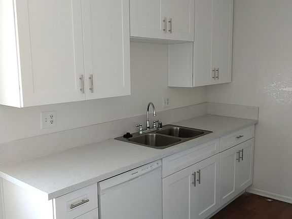5th image of 9854 Cedar St #13