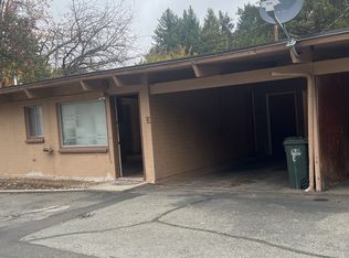 157 Peckerwood Ln #157E, Grants Pass, OR