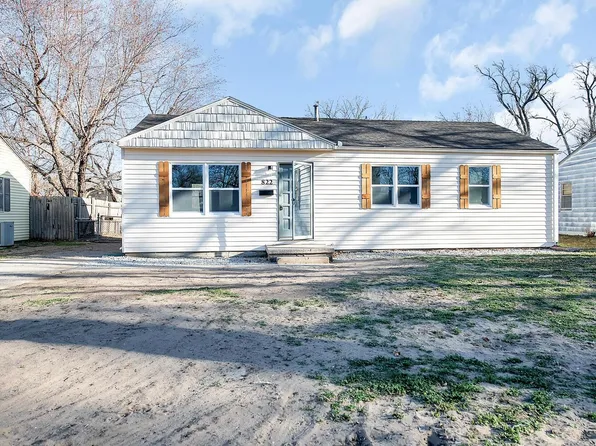 822 W Davis Dr, Wichita, KS 67217