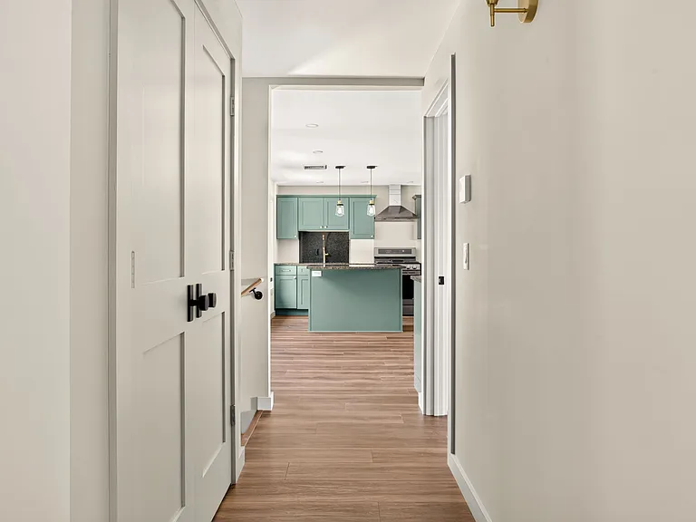 176 Hudson St #4 — Photo 8