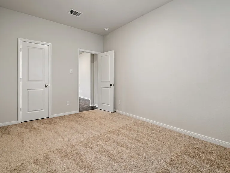 15648 Plum Brook Dr — Photo 10