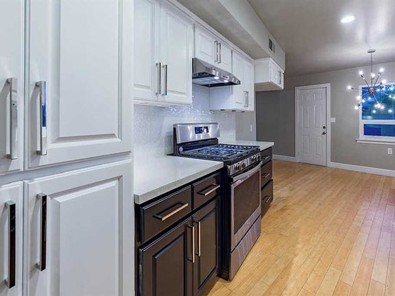 3rd image of 1528 W Michigan Ave