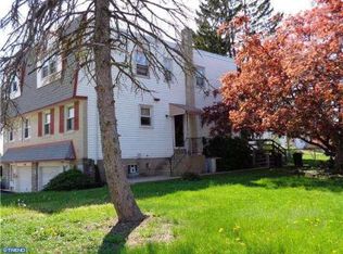 9964 Alicia St, Philadelphia, PA 19115